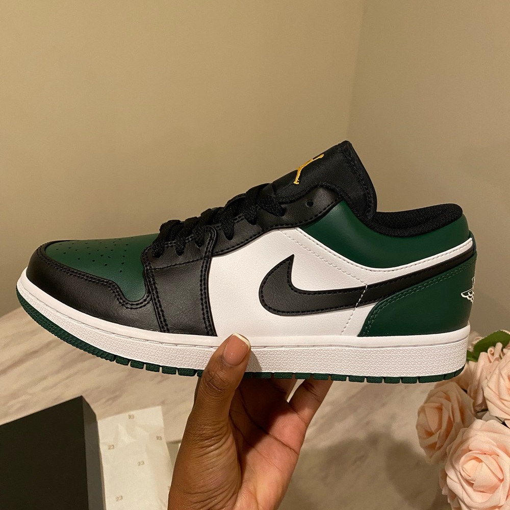 Air Jordan 1 Low in Noble Green 🔥